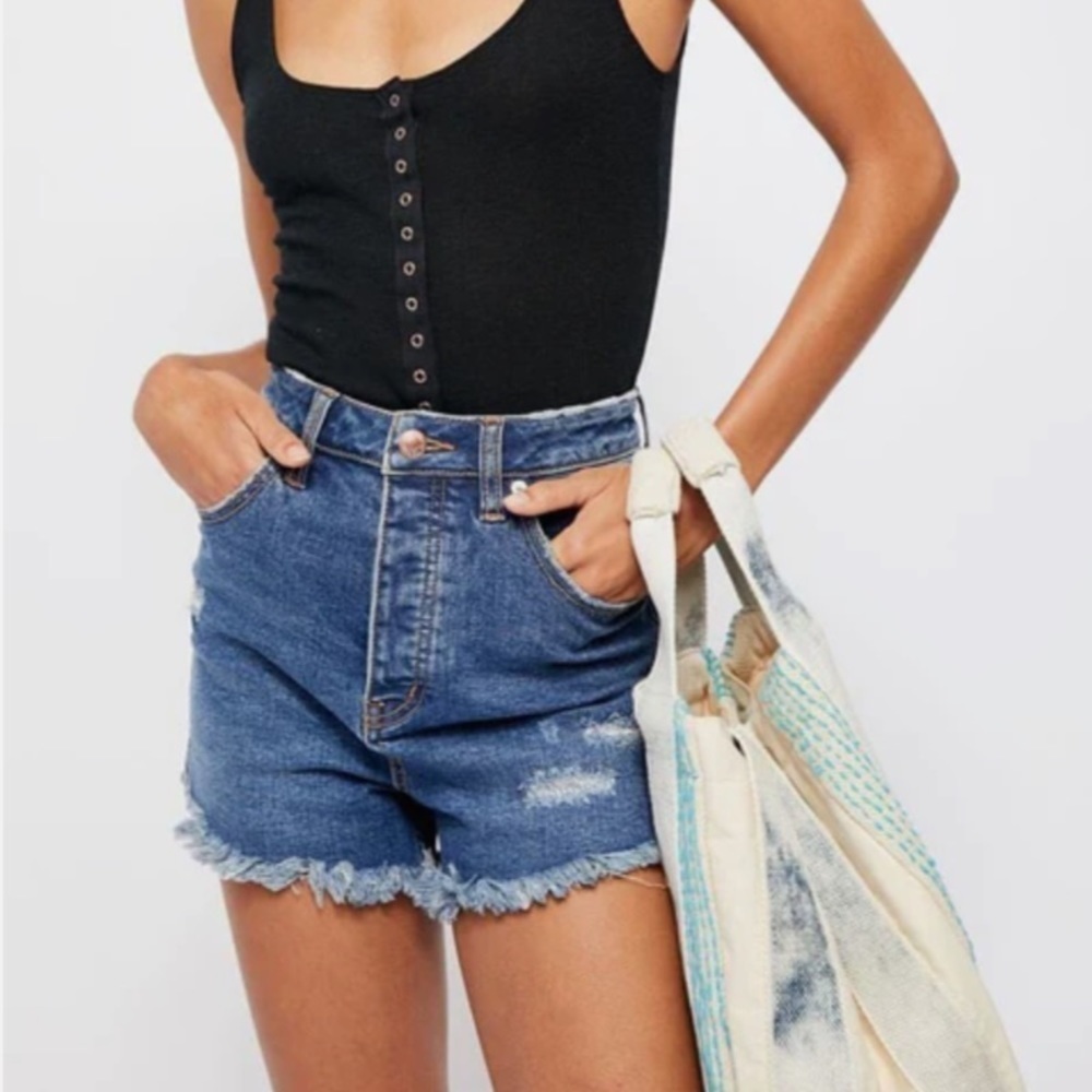 NWT Free People CRVY Vintage High-Rise Distressed Shorts in Lolita Blue